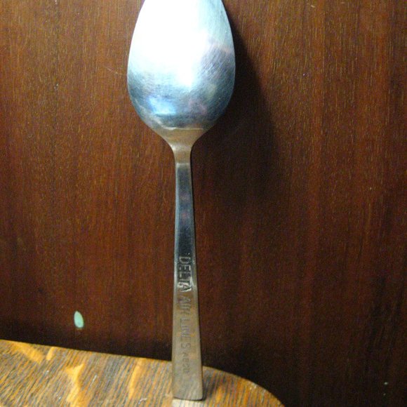 ✈️ Delta Air Lines Vintage Airplane Teaspoon - Picture 7 of 7
